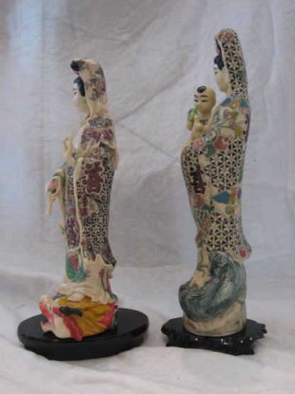 Guan Yin, with child acolyte - Image 6