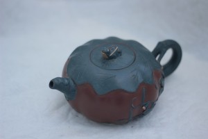 Yi Xing Teapot by Lau Yua Sin