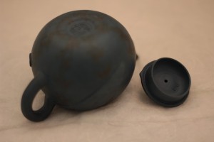 Yi Xing Teapot by Cheung Heun - Image 3
