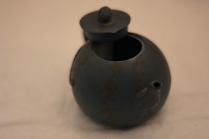 Yi Xing Teapot by Cheung Heun - Image 4