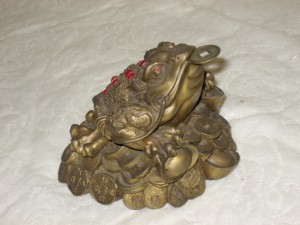 3.5" tall Brass toad - Image 7
