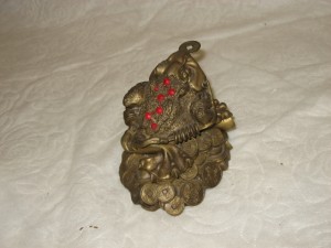 3.5" tall Brass toad - Image 6