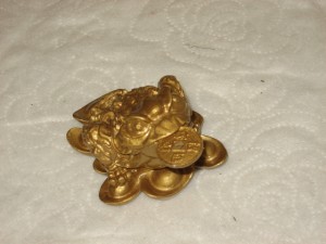 3" golden money toad - Image 5