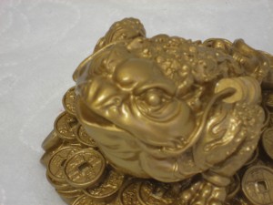 5" golden money toad - Image 3