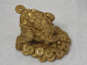 5" golden money toad
