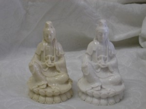 4" sitting Guan Yin (Ivory colour) - Image 7