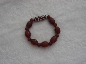 9-eyes dzi bead bracelet